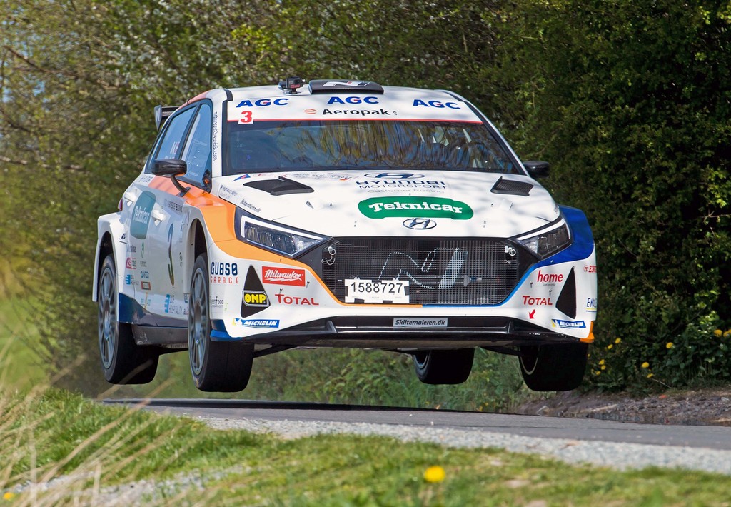 Ib Kragh og Ditte Kammersgaard har smugtrænet i en lejet Hyundai i20N
(Foto: Jokum Tord Larsen)